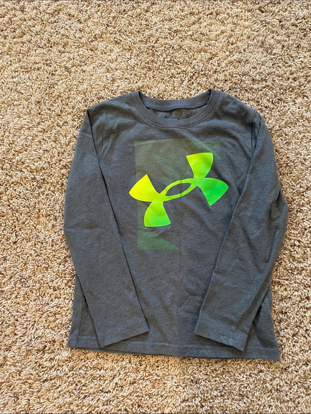 Under Armour Charcoal Long-Sleeve Tee with Neon Green Logo - Boys Size 6